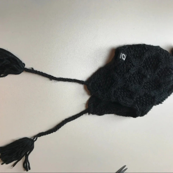 Chaos Kids Black Fluffy Hat - Picture 2 of 3